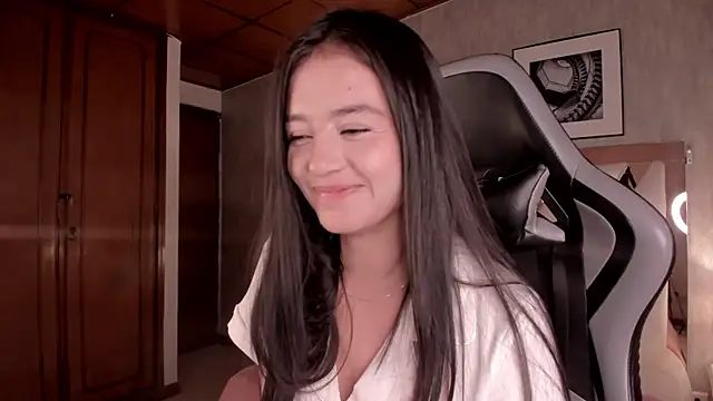 HaathorX online show from December 2025 03:49:02 PM