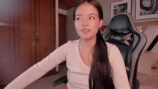 Snapshot of HaathorX chatting on October 2025 11:06:02 PM HaathorX online show from October 2025 11:06:02 PM