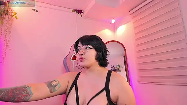 Berrykww  online show from September 2025 10:37:02 PM