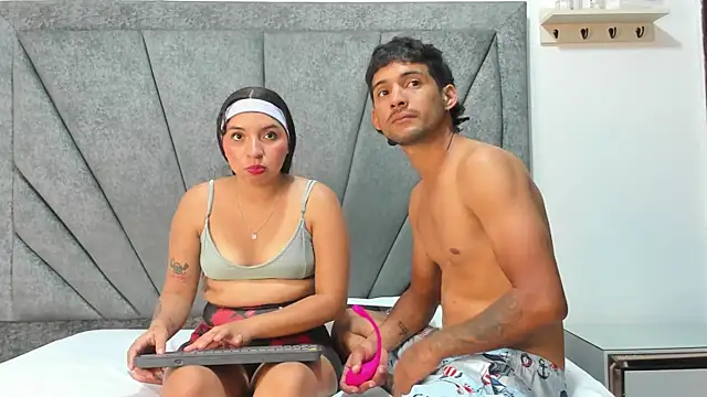 Snapshot of SeleneAndDorian chatting on November 2025 07:51:02 PM SeleneAndDorian online show from November 2025 07:51:02 PM