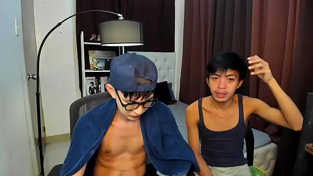 jayxxxlovescock online show from October 2025 06:00:01 PM