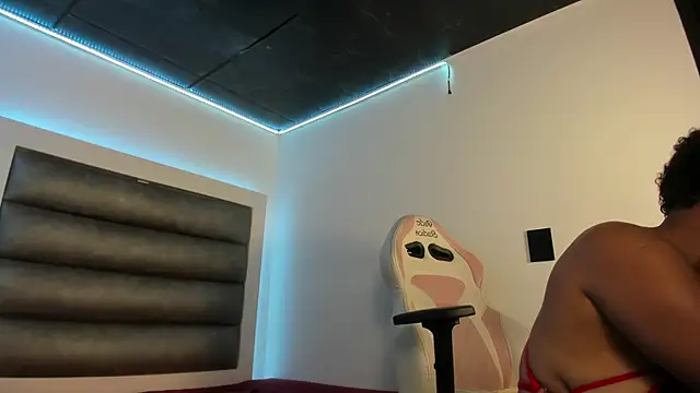 peyton  wat online show from March 2026 03:23:01 AM