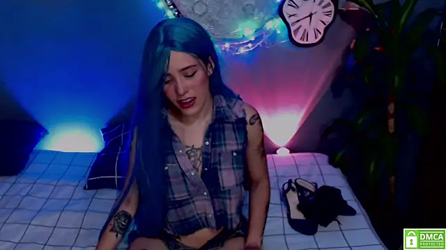 Emmy  Smith online show from December 2025 07:45:01 AM