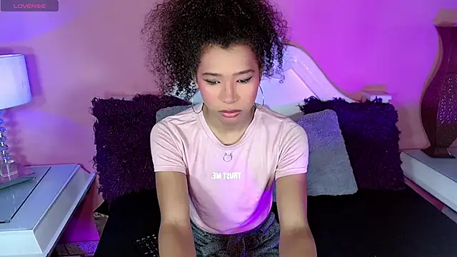  IsabellaRousse online show from November 2025 07:17:01 PM