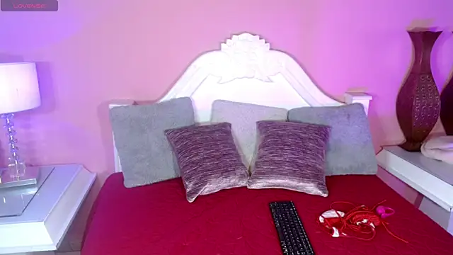  IsabellaRousse online show from November 2025 07:58:01 PM