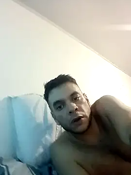 Snapshot of AlejoLatino chatting on September 2025 06:34:01 PM AlejoLatino online show from September 2025 06:34:01 PM