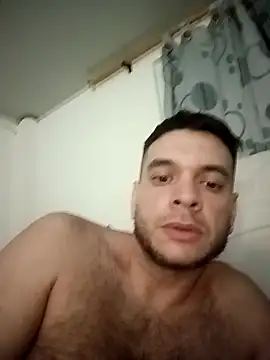 Snapshot of AlejoLatino chatting on September 2025 07:13:02 AM AlejoLatino online show from September 2025 07:13:02 AM