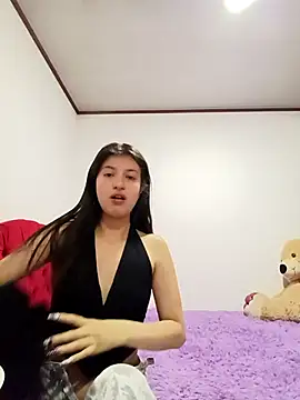 Snapshot of SALOME-28_ chatting on April 2026 11:49:02 PM SALOME-28 online show from April 2026 11:49:02 PM