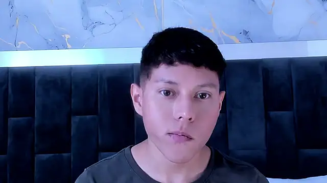 Little liam online show from November 2025 08:31:01 PM