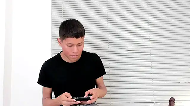 Little liam online show from October 2025 08:11:02 PM