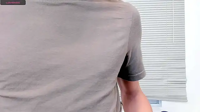 Little liam online show from October 2025 07:15:01 PM