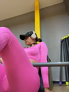 KatThomas online show from November 2025 03:34:02 PM