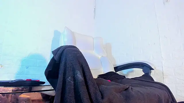 Marian Cristal online show from November 2025 02:12:02 AM