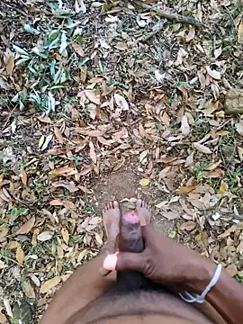 Snapshot of DICKLANKA chatting on October 2025 07:01:02 AM DICKLANKA online show from October 2025 07:01:02 AM