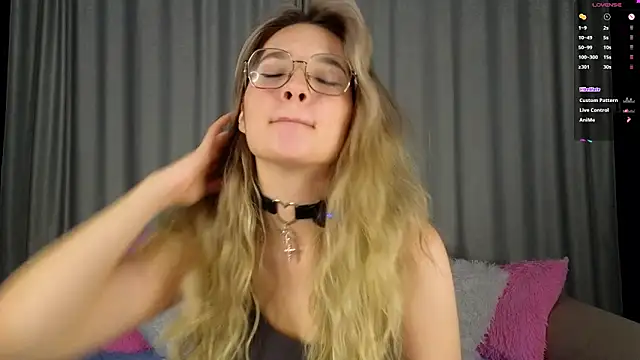 vivyboo111 online show from November 2025 08:20:01 PM