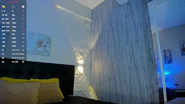 EmillyLim online show from November 2025 08:24:01 PM