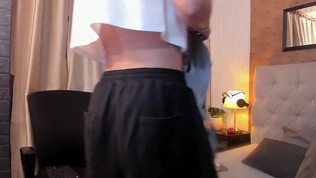 liam twiink online show from March 2026 03:00:01 AM