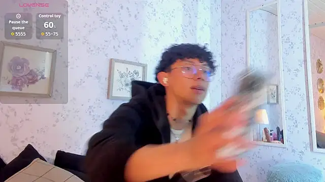 liam twiink online show from March 2026 07:18:02 PM