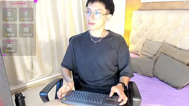 liam twiink online show from October 2025 07:48:02 PM