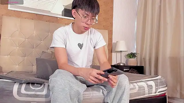 liam twiink online show from December 2025 07:46:02 PM