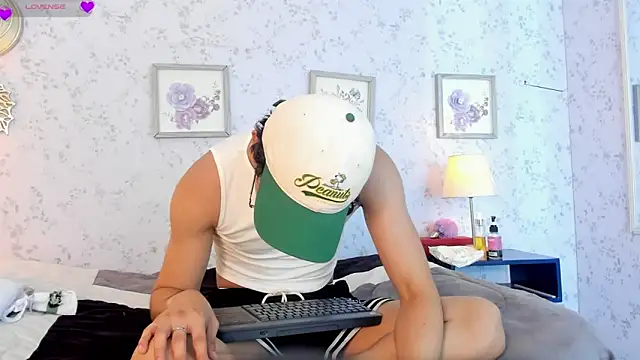 liam twiink online show from April 2026 07:15:02 PM