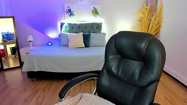 Samara Hilton 2 online show from September 2025 07:53:02 PM