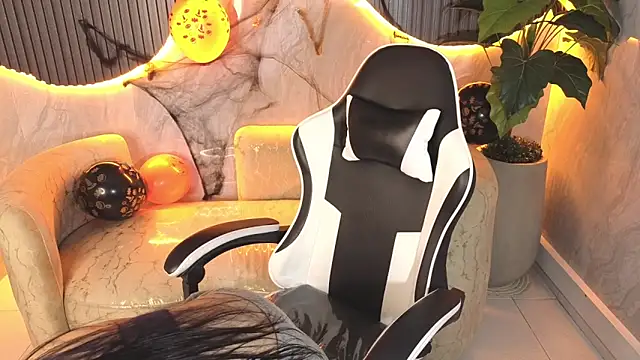 scarlett smith tp online show from October 2025 12:46:01 PM