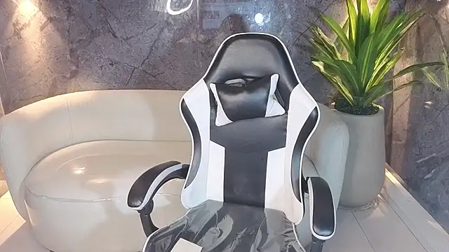 scarlett smith tp online show from October 2025 01:08:01 PM