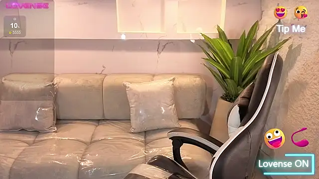 scarlett smith tp online show from November 2025 12:41:01 PM