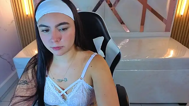 scarlett smith tp online show from September 2025 01:06:02 PM