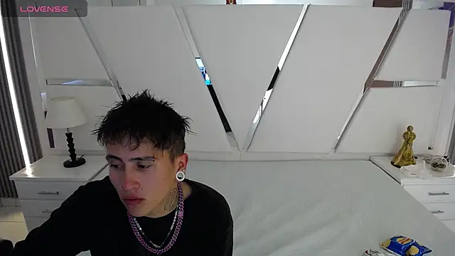 Snapshot of oblivionlove chatting on May 2026 09:21:02 PM oblivionlove online show from May 2026 09:21:02 PM