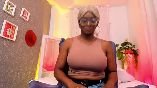 LolaJenkinss online show from October 2025 12:32:01 AM