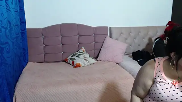 LITTLEKITTY19 online show from December 2025 08:04:02 PM