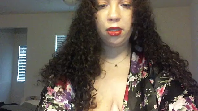 Snapshot of lotuzpetals chatting on October 2025 09:15:02 PM lotuzpetals online show from October 2025 09:15:02 PM