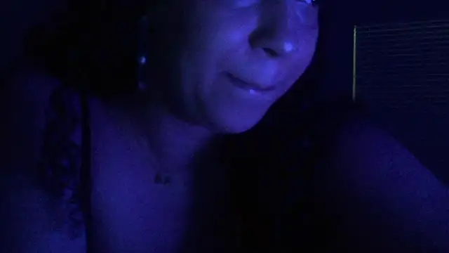 Snapshot of lotuzpetals chatting on October 2025 06:58:01 AM lotuzpetals online show from October 2025 06:58:01 AM