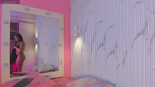 Missdionne curly online show from November 2025 09:57:02 AM