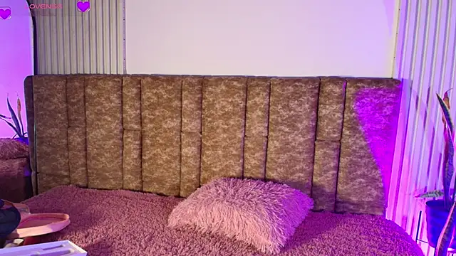 Missdionne curly online show from March 2026 11:26:02 AM