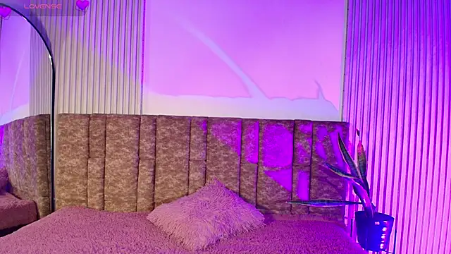 Missdionne curly online show from March 2026 11:27:02 AM