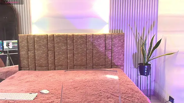 Missdionne curly online show from December 2025 02:32:02 PM