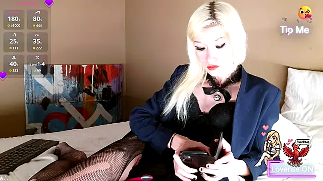 Snapshot of GirlFeetQueen chatting on November 2025 08:58:02 PM GirlFeetQueen online show from November 2025 08:58:02 PM