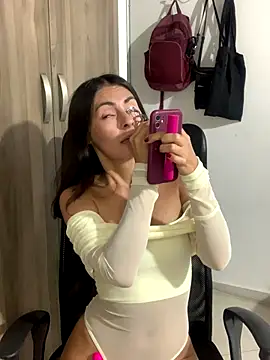 Snapshot of sweet-abbie chatting on October 2025 01:57:01 AM sweet-abbie online show from October 2025 01:57:01 AM