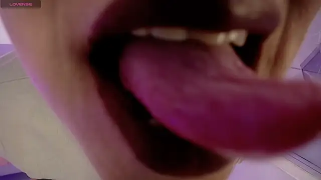 EvaGoddess  online show from December 2025 04:49:01 PM