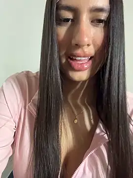 Snapshot of Julieta_Duque chatting on June 2026 03:50:01 AM Julieta Duque online show from June 2026 03:50:01 AM
