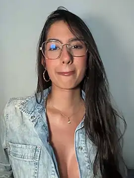 Julieta Duque online show from April 2026 02:18:02 AM