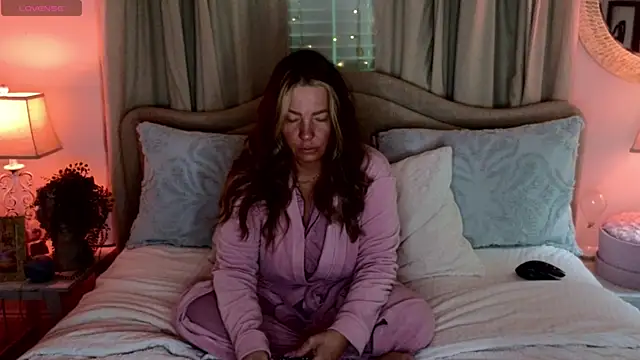 STIFFLERSMOMM online show from April 2026 11:24:01 AM