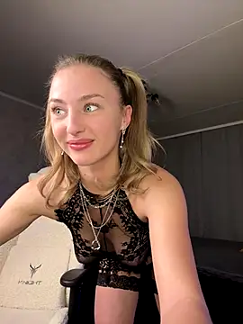 Snapshot of Mally_Say chatting on October 2025 08:41:02 PM Mally Say online show from October 2025 08:41:02 PM