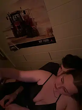 YoungNele18 online show from September 2025 07:43:02 PM