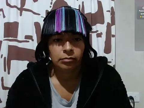 Acelinrose online show from April 2026 01:45:01 AM