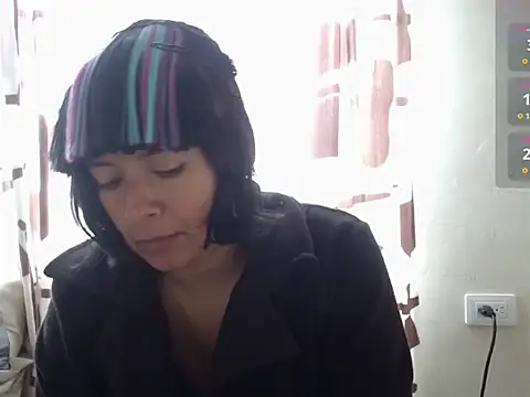 Acelinrose online show from April 2026 02:18:02 PM