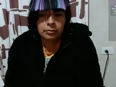 Acelinrose online show from April 2026 01:42:02 AM